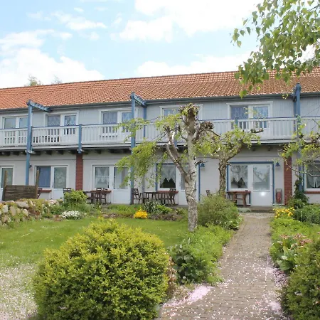 Apartment With Garden In Rerik